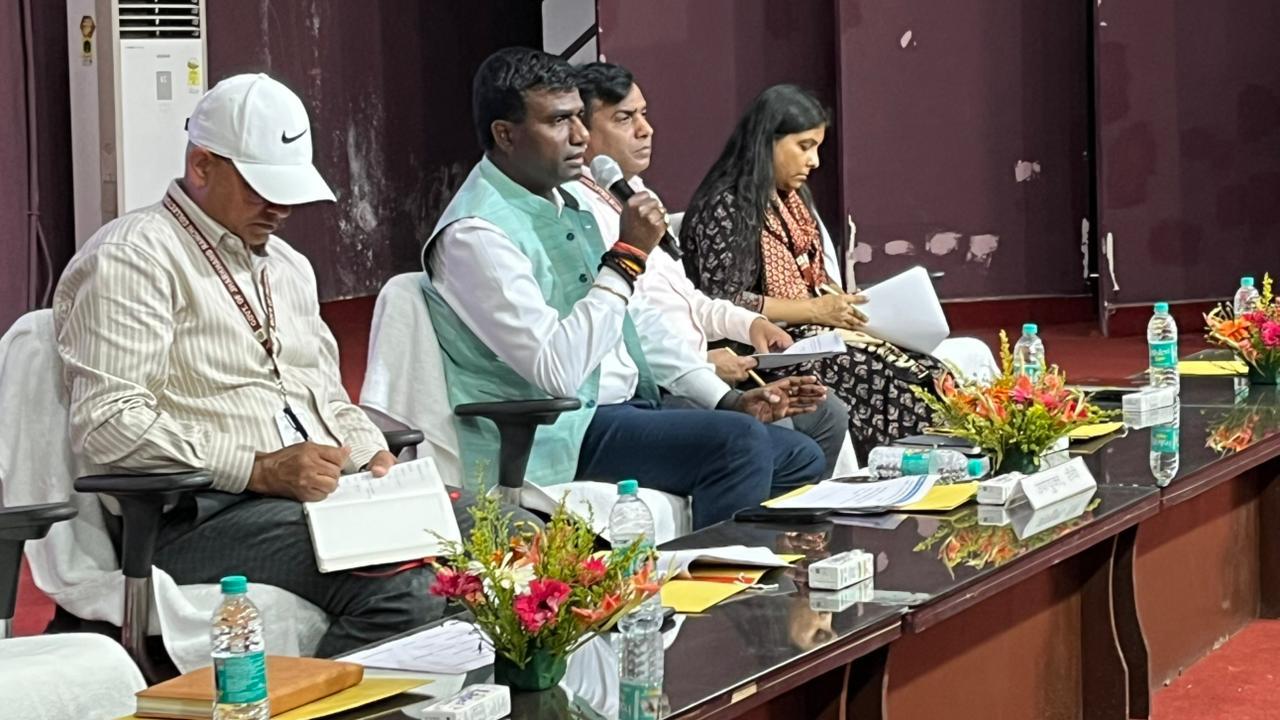 DC Ranchi Manjunath Bhajantri reviewing health and social welfare schemes in Ranchi April 2026