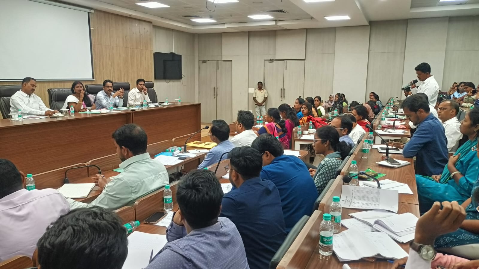 Mayor Roshni Khalkho Chairs High-Level Meeting