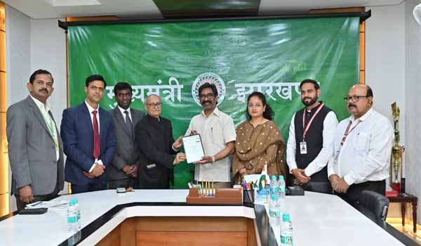 हेमन्त सोरेन ने किया स्व-गणना, जनगणना-2027 में बढ़-चढ़कर भागीदारी की अपील