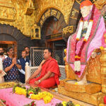 Hemant Soren's Shirdi Visit: Hemant Soren arrives in Shirdi; bows his head at the feet of Sai Baba.