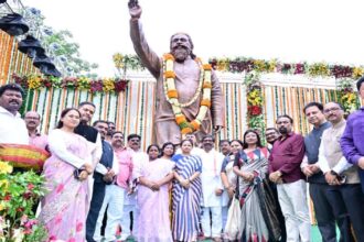 Ranchi News: Hemant Soren gets emotional on the first death anniversary of 'Dishom Guru' Shibu Soren.