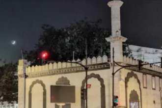 Delhi Race Course Mosque: दिल्ली की ऐतिहासिक रेस कोर्स मस्जिद को खाली करने का नोटिस, बिजली-पानी भी बंद
