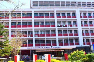 Doctors Strike: झारखंड में डॉक्टरों का आंदोलन तेज, मांगें पूरी नहीं हुईं होगा अनिश्चितकालीन हड़तालDoctors Strike: झारखंड में डॉक्टरों का आंदोलन तेज, मांगें पूरी नहीं हुईं होगा अनिश्चितकालीन हड़ताल