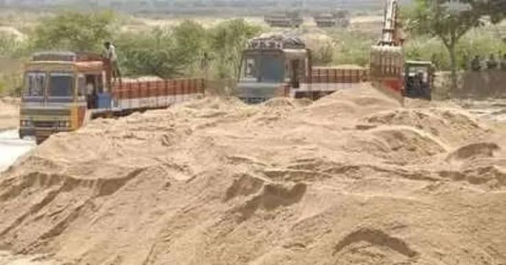 Sand Mining in Jharkhand महंगी बालू से निर्माण कार्य प्रभावित